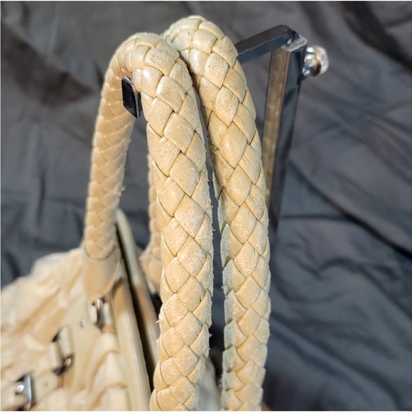 Authentic Prada Nappa Gaufre tote. Creamy white leather. Excellent condition. - Picture 7 of 11